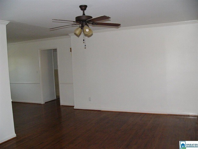 Building Photo - 2028 Lancaster Rd