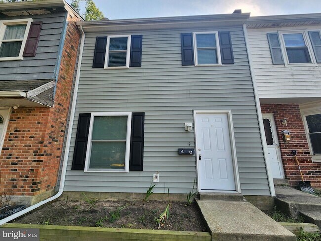 Building Photo - 46 Village Dr