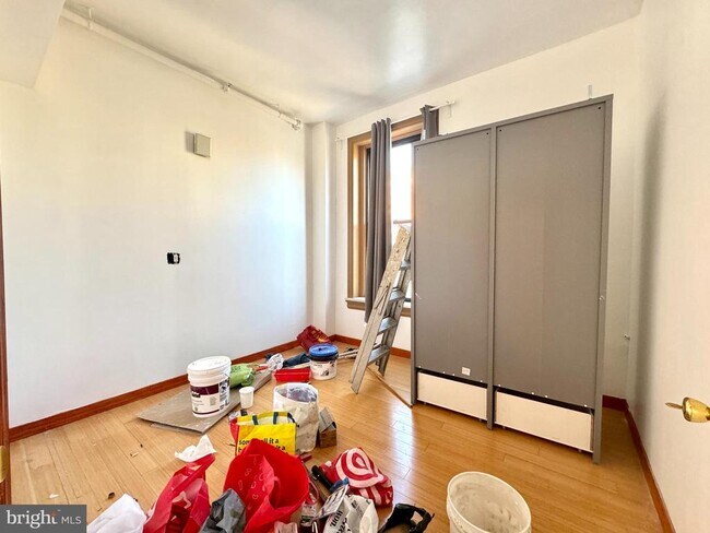 Building Photo - 1301 Vine St