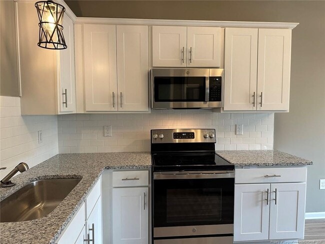 Building Photo - 969 Kingscote Dr