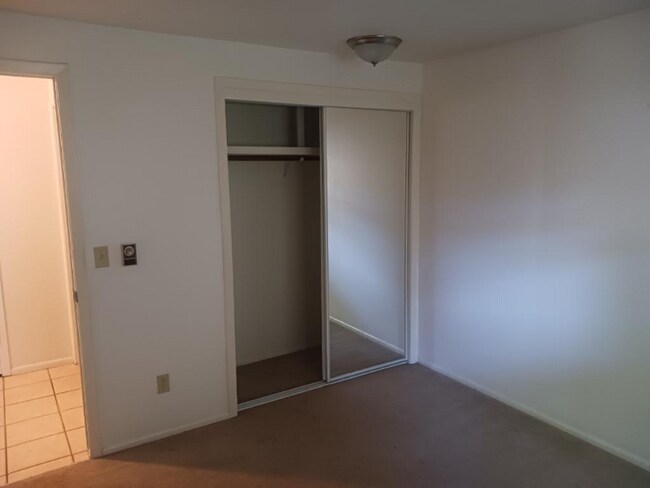 Building Photo - 1409 N 7th St