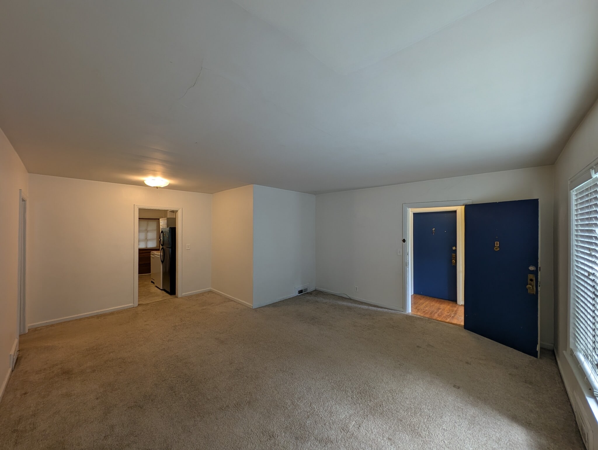 Building Photo - 211 Garden Ln