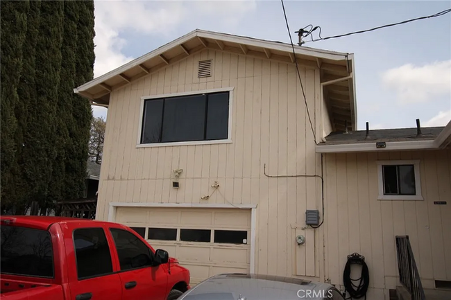 Building Photo - 15150 Lakeview Ave