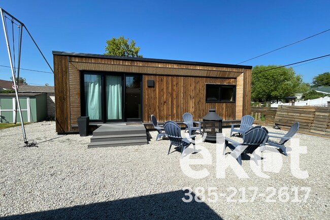 Building Photo - Stowell-SLC-Emery Manor