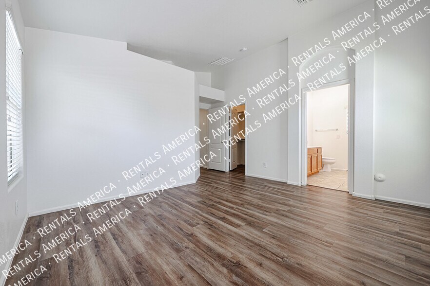 Building Photo - 2047 S 160th Ln
