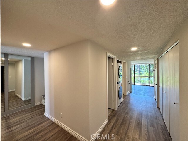 Building Photo - 5555 Canyon Crest Dr