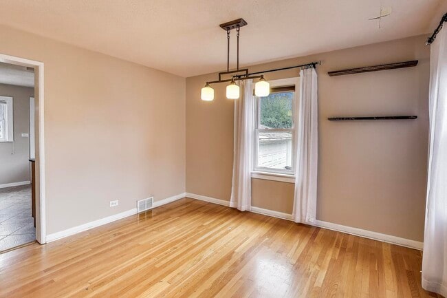 Building Photo - 2537 S Scott St