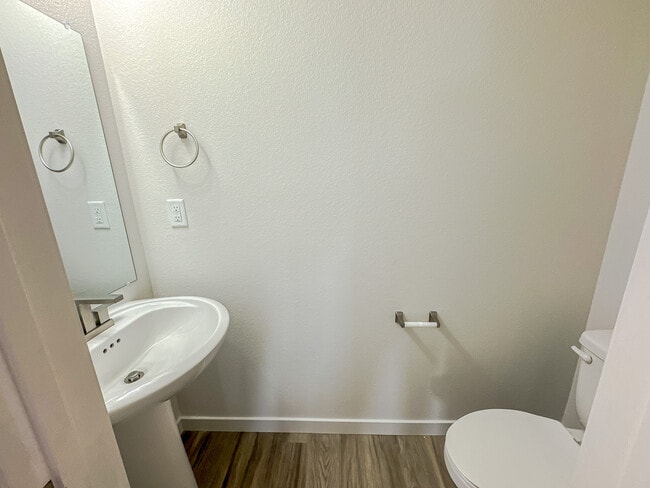 Building Photo - 1633 Elsie Jean Trl