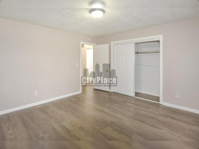 Building Photo - 9162 E 17th St