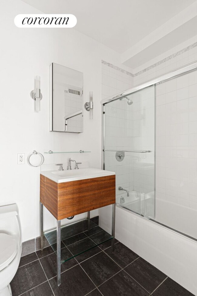 Building Photo - 426 W 58th St