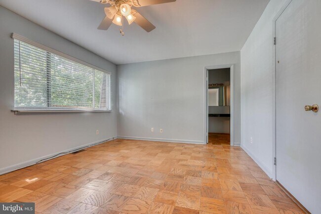 Building Photo - 7304 Park Village Ct