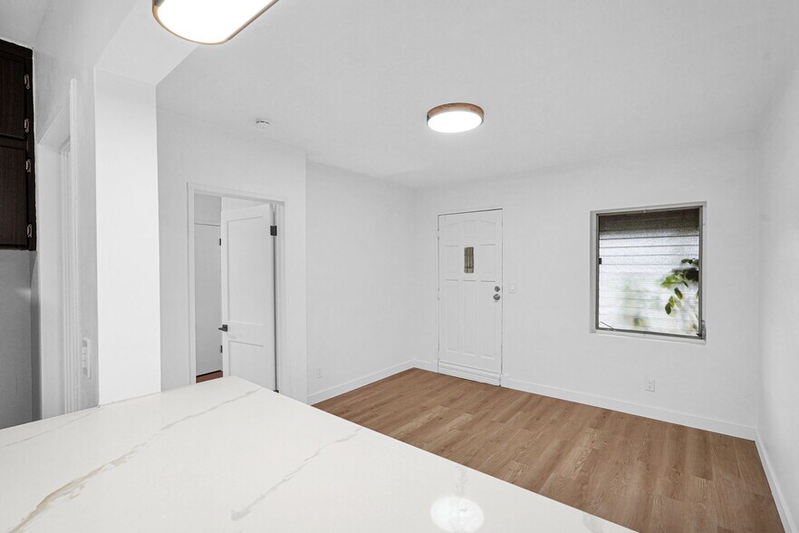 Building Photo - 749 NE 122nd St