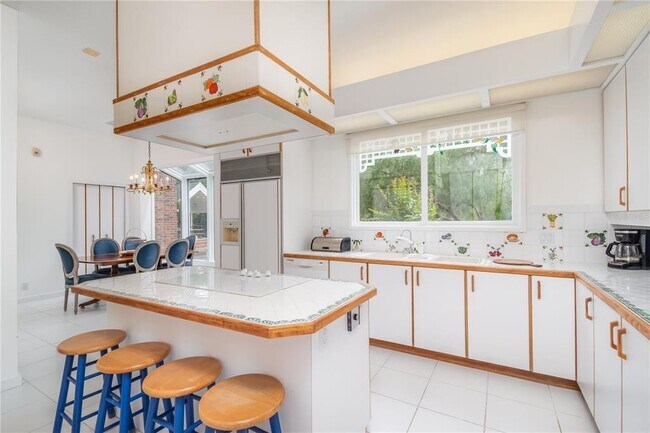 Building Photo - 5951 SW 21st Avenue Rd