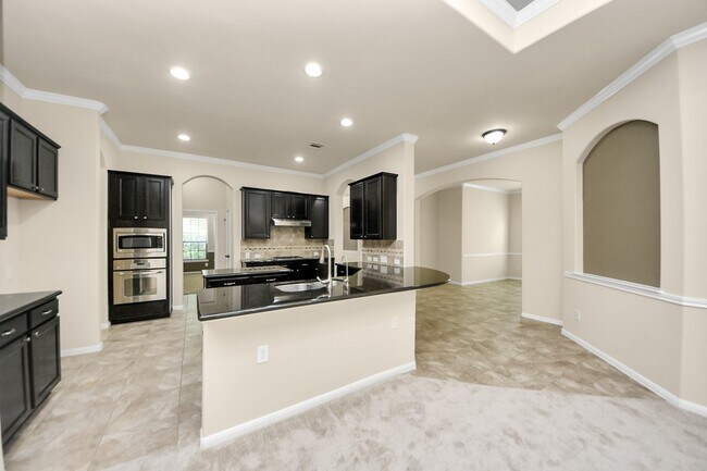 Building Photo - 11010 Via Capri Ct