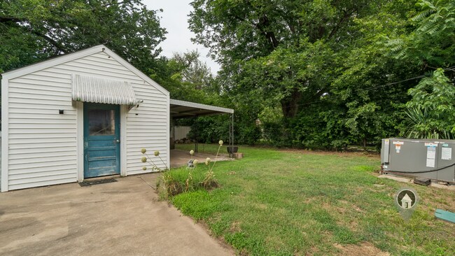 Building Photo - Charming & Cozy Living