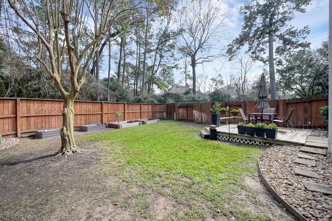 Building Photo - 246 N Walden Elms Cir