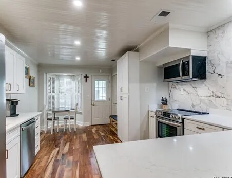 Building Photo - 201 Ellwood- 685.1