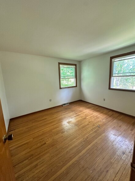 Building Photo - 350 Seneca Creek Rd