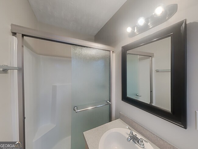 Building Photo - 6471 Chickasaw Dr