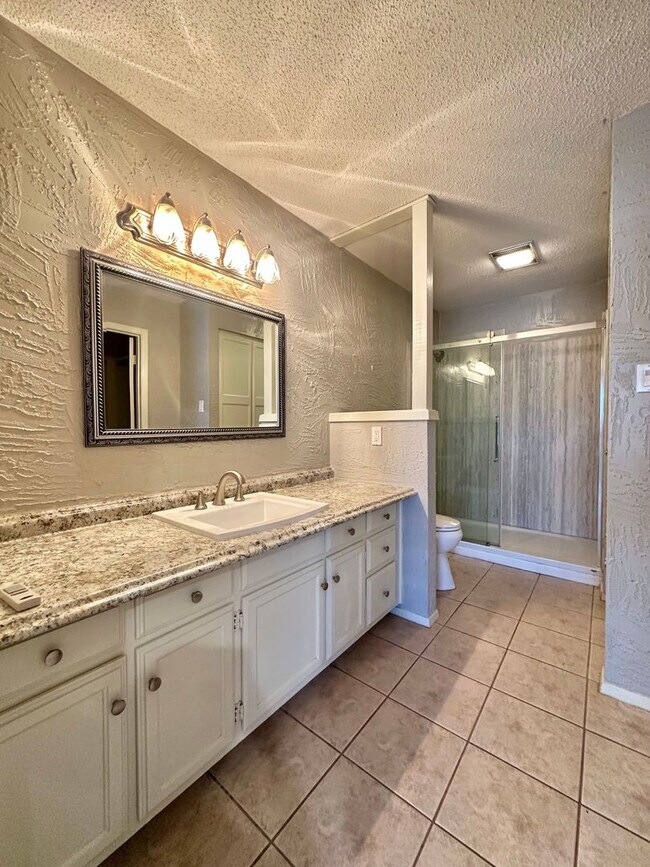 Building Photo - NOW AVAILABLE - 2-Bedroom 2-Bathroom Condo + Clubhouse/Pool/River Access