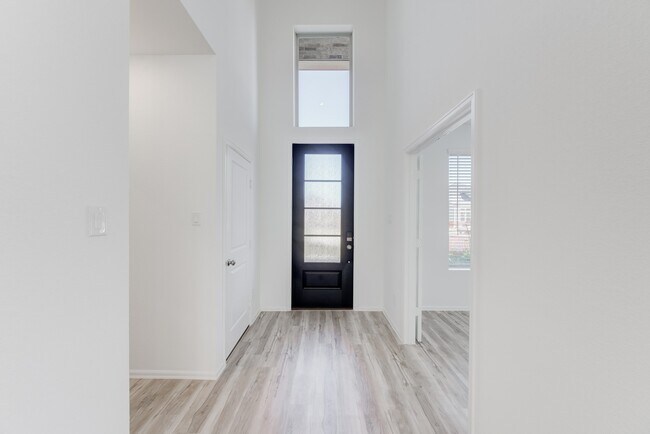 Building Photo - 31415 Beacon Cove Trl