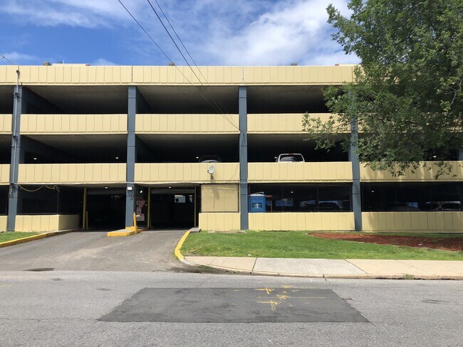 Building Photo - 85 Riverdale Ave