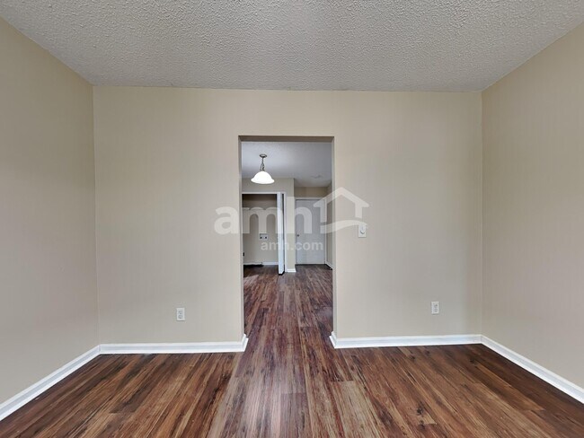 Building Photo - 34 Willow Lakes Dr