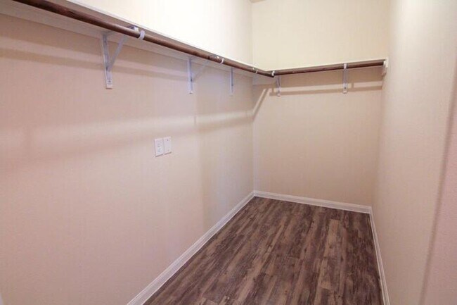 Building Photo - Bavaria - 12218 Gemma Ln, Houston, TX, 77044