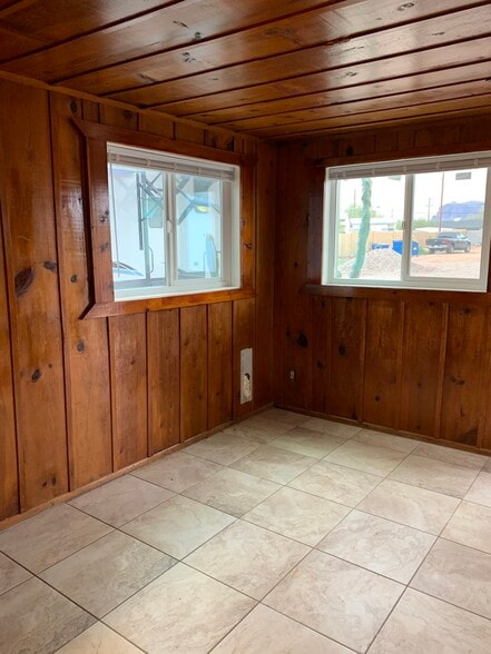 Building Photo - 270 N Ocotillo Dr