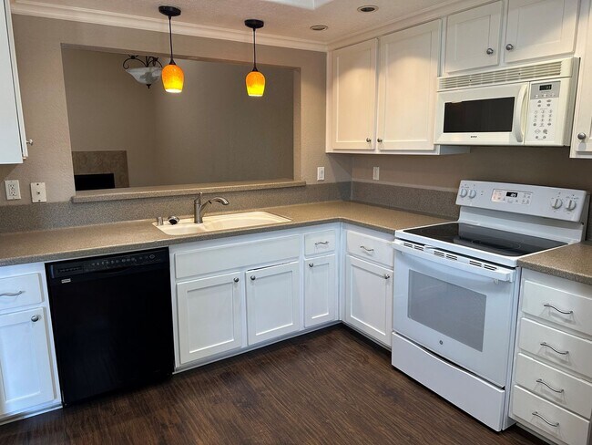 Building Photo - SHADOWRIDGE UPGRADED CONDO WITH GARAGE
