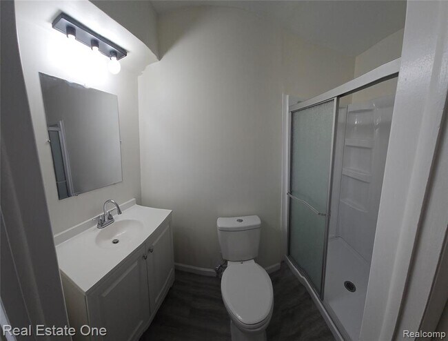 Building Photo - 25825 Sierra Dr