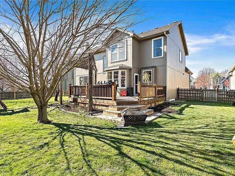 Building Photo - 8401 W 127th Cir