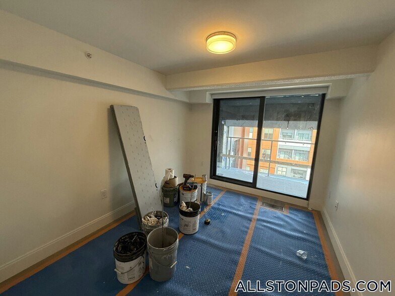 Building Photo - 1079 Commonwealth Ave