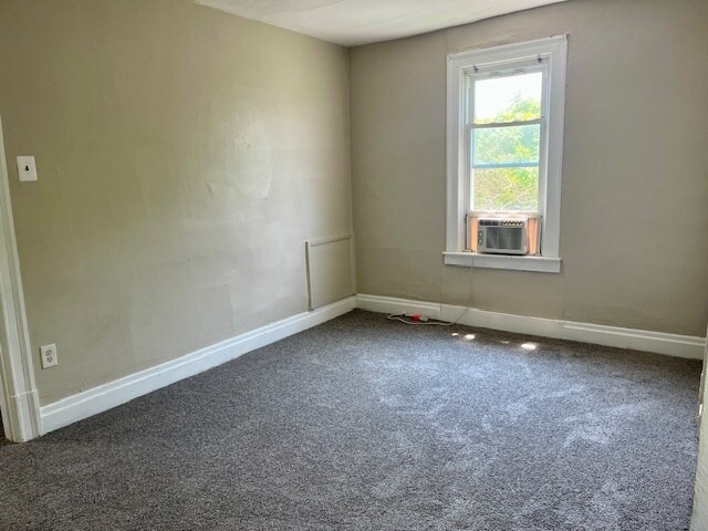 Building Photo - 120 Reifert St