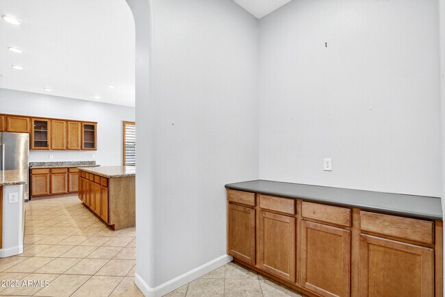 Building Photo - 20823 W Western Dr