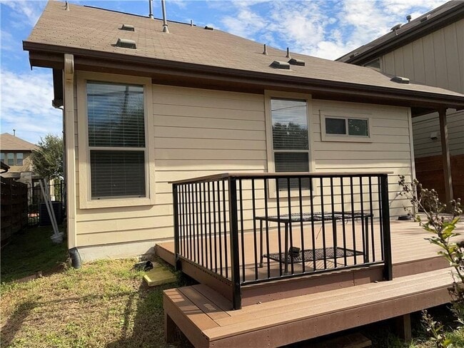 Building Photo - 2001 Faro Dr