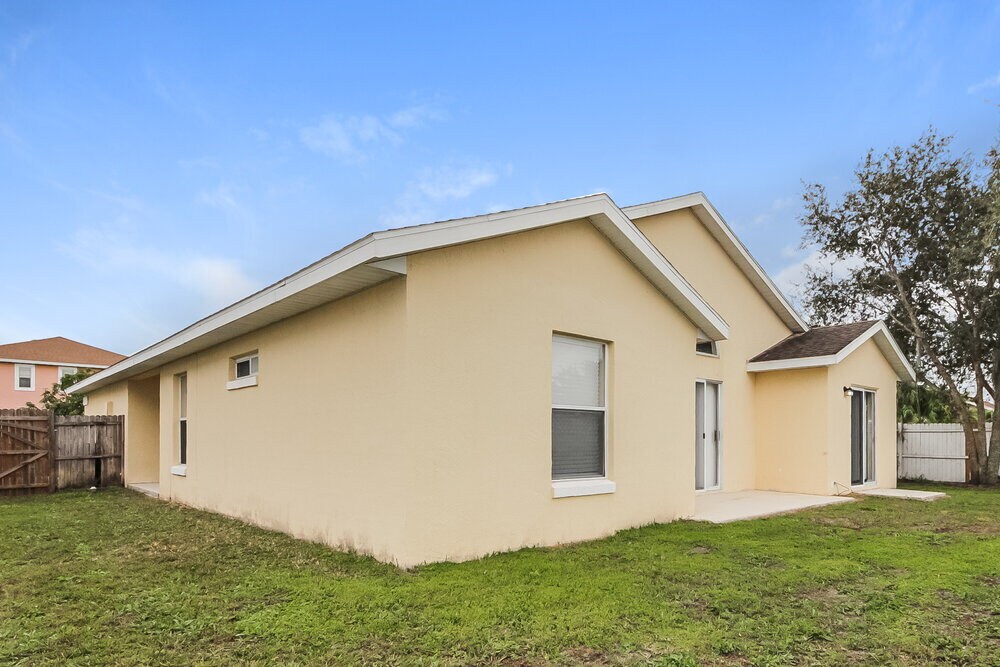 Building Photo - 3100 Orchard Pl