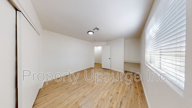 Building Photo - 1450 Victor Ave