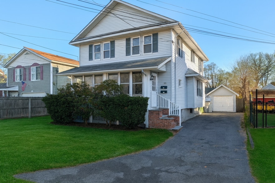 Right half of 2 family house - 197 Rockledge Ave