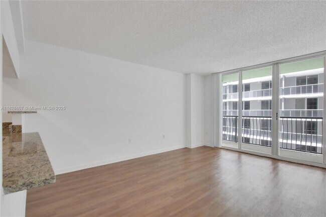 Building Photo - 1756 N Bayshore Dr