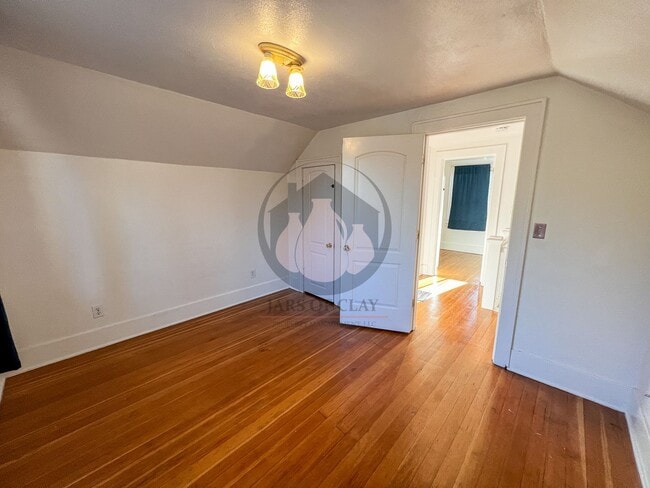 Building Photo - Adorable Historical Home