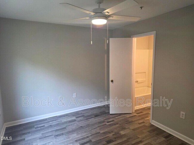 Building Photo - 1411 Collegiate Cir