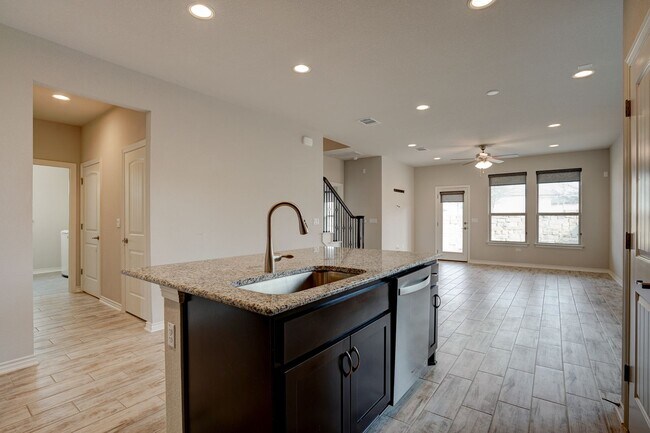 Building Photo - Beautiful 4/BR 3.5/BA Home for Rent in Aus...