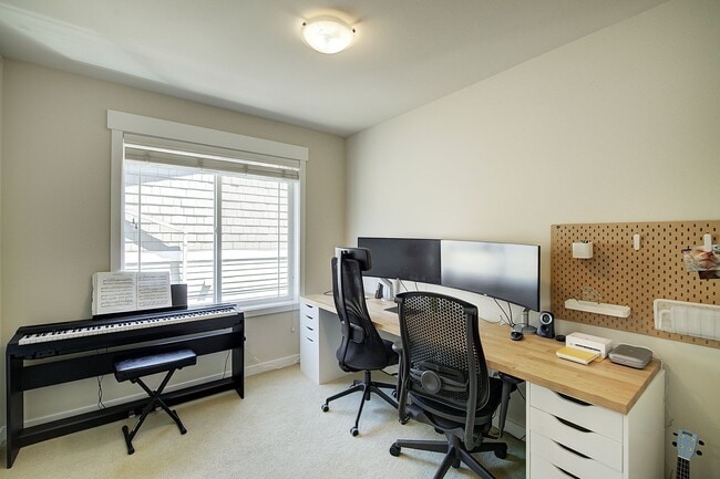 Building Photo - 2bd/2.5ba Seattle Townhome