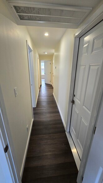 Building Photo - 33 Highland Ave