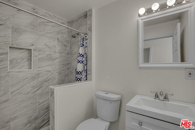 Building Photo - 7705 Baird Ave