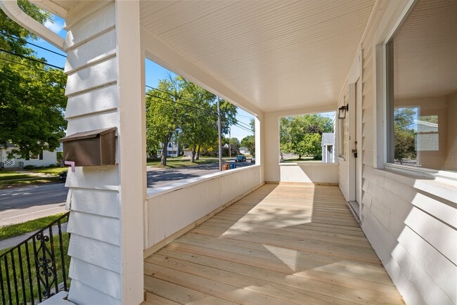 Building Photo - 749 Appleton Rd