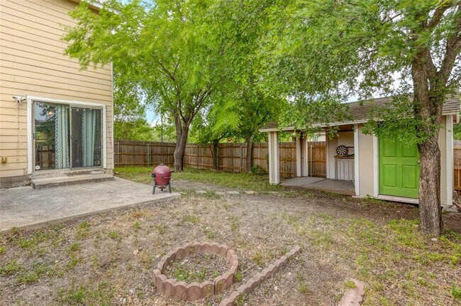 Building Photo - 5307 Viewpoint Dr