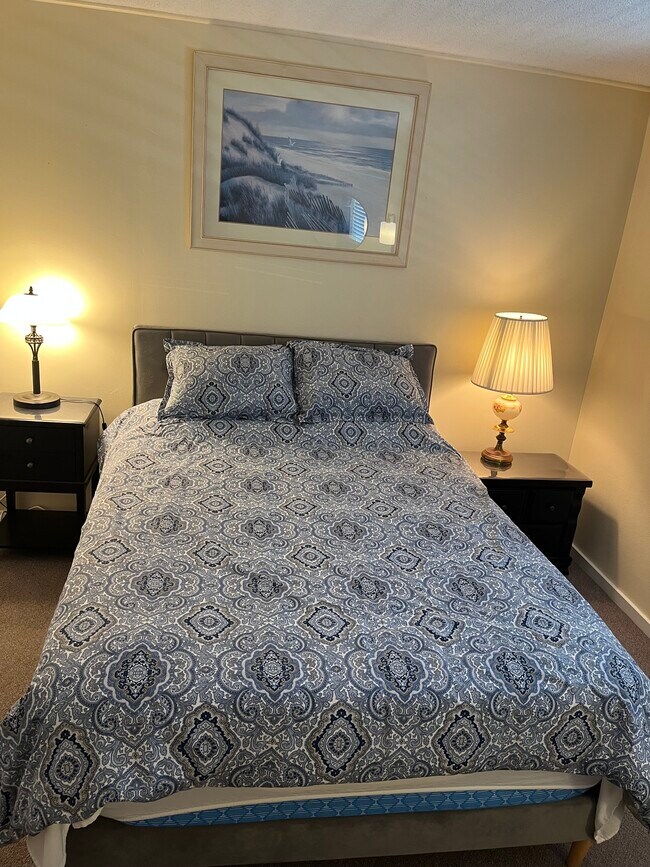 Building Photo - 48988 U.S. 101 S