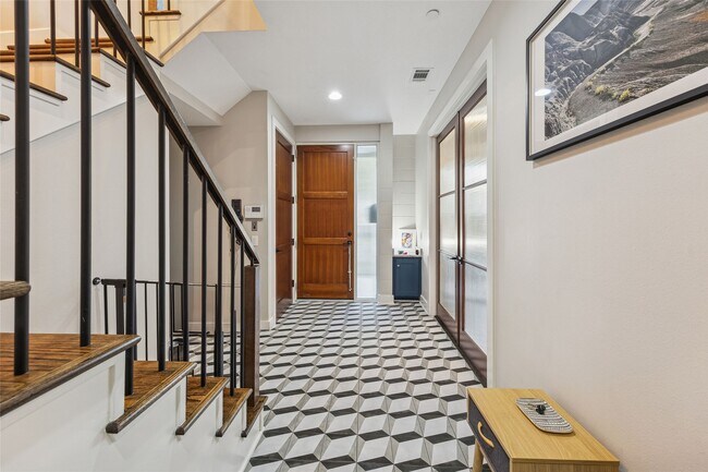 Building Photo - 1822 Morse St